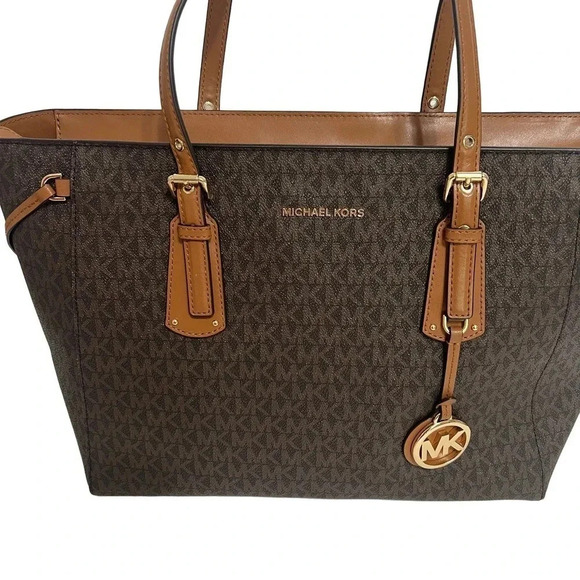 Michael Kors NWOT Voyager Medium Brown Tote Pocketbook Bag Logo Gold - Picture 3 of 12